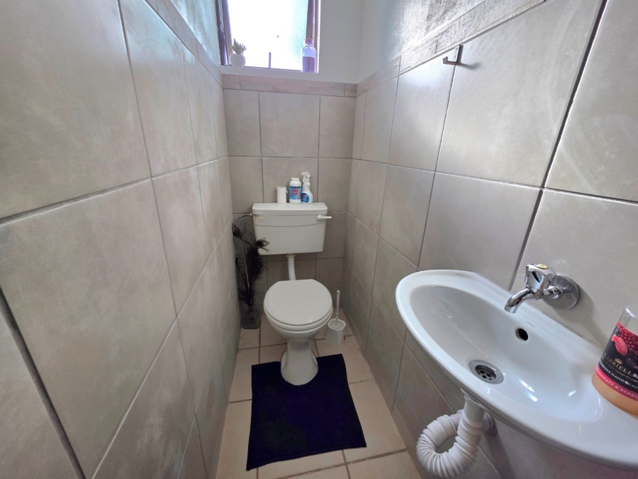 To Let 2 Bedroom Property for Rent in Loch Athlone Free State